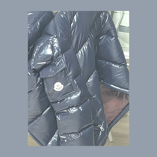 [정품 인증] 몽클레어 마야 후드 쇼트 다운 재킷 네이비